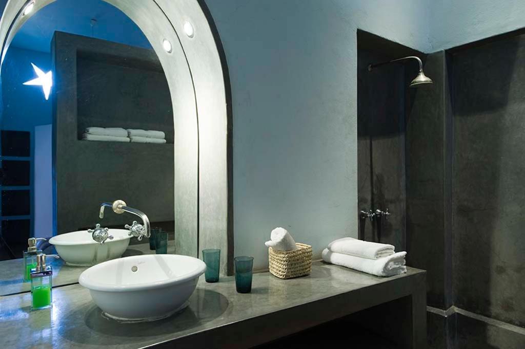 Exclusive And Stylish 4-Bedroom Riad With Plunge Pool Марракеш Экстерьер фото