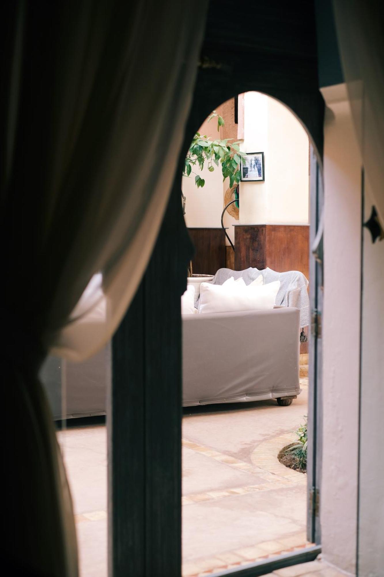 Exclusive And Stylish 4-Bedroom Riad With Plunge Pool Марракеш Экстерьер фото