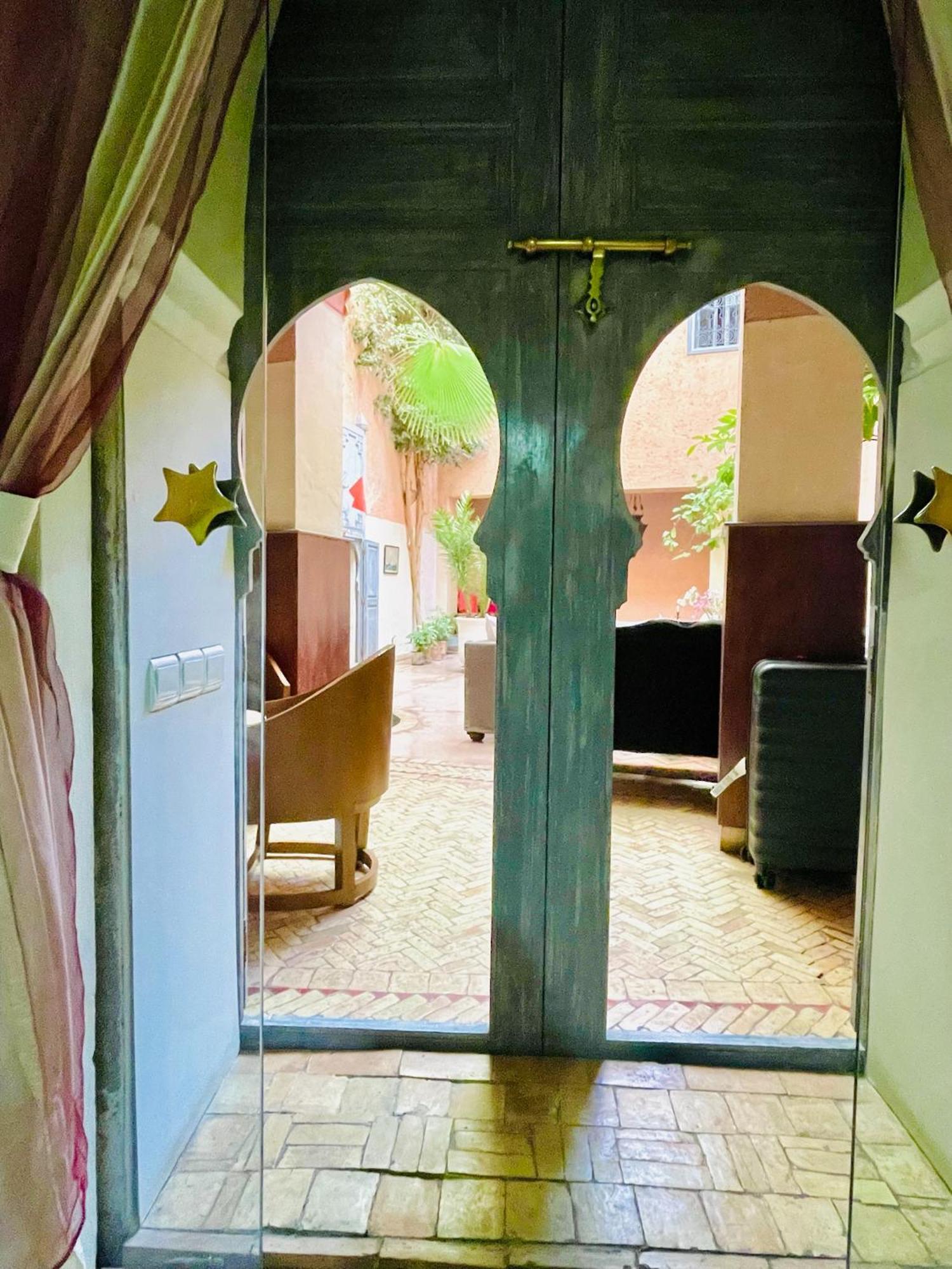 Exclusive And Stylish 4-Bedroom Riad With Plunge Pool Марракеш Экстерьер фото