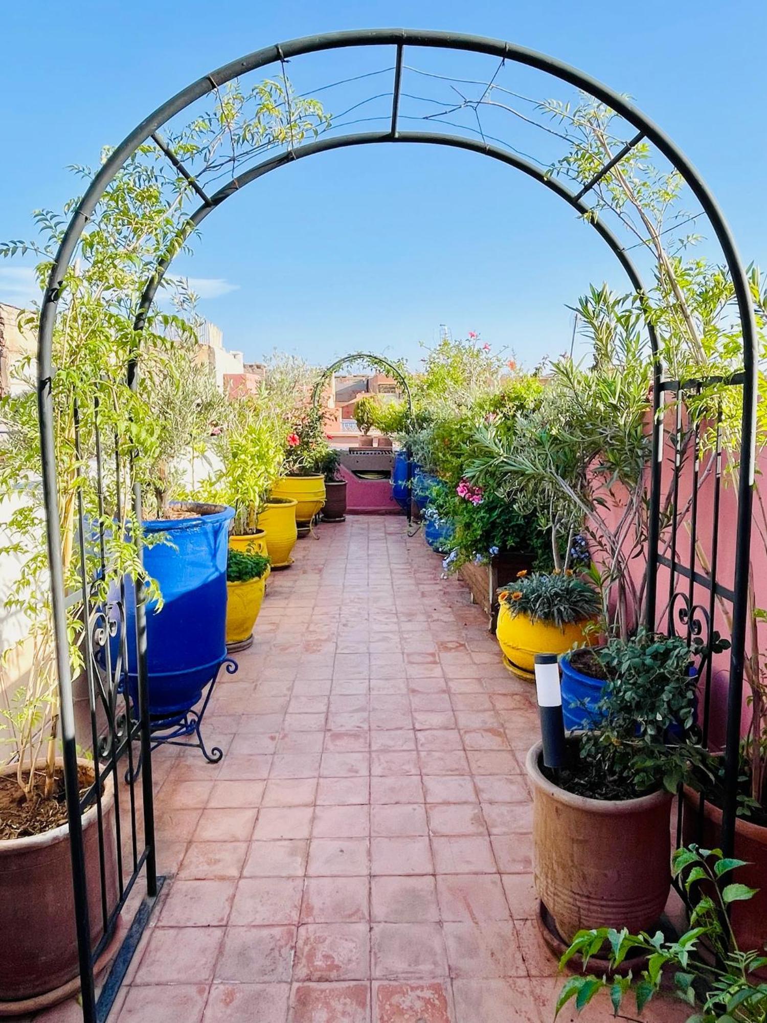Exclusive And Stylish 4-Bedroom Riad With Plunge Pool Марракеш Экстерьер фото