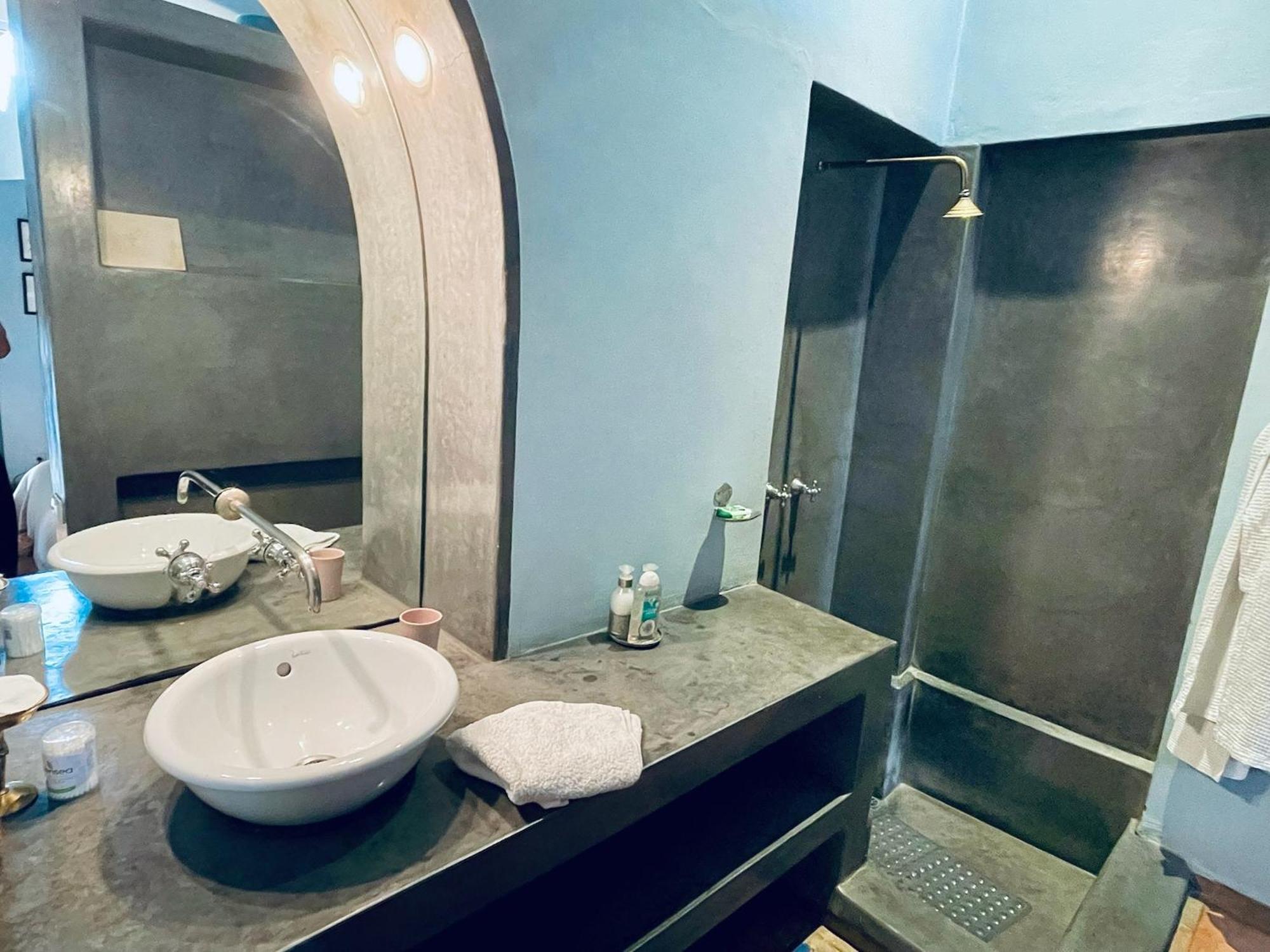 Exclusive And Stylish 4-Bedroom Riad With Plunge Pool Марракеш Экстерьер фото